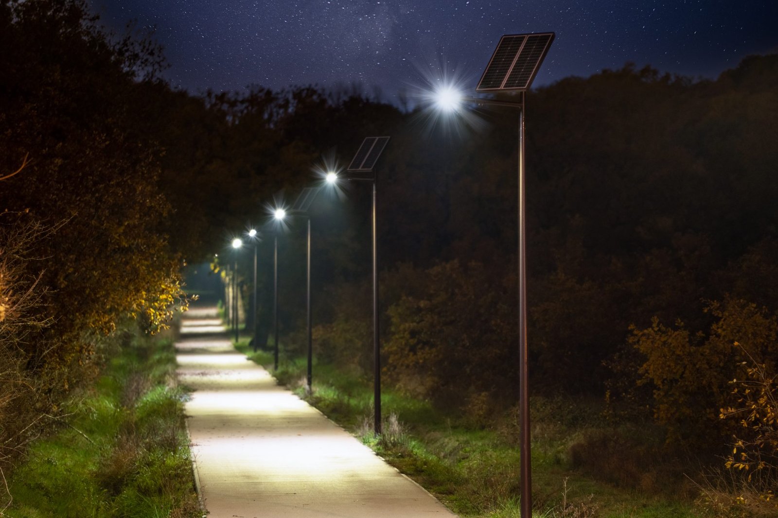 Semi-Integrated vs All-in-One Solar Street Light: Which Is Right for Your Project?
